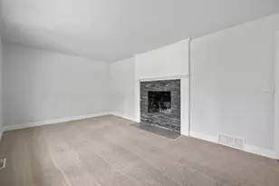 567 W Fransee Ln, Glendale, WI 53217 - Photo 12