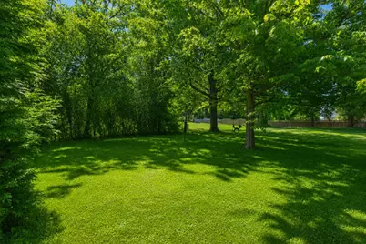 7364 N Braeburn Ln, Glendale, WI 53209 - Photo 16