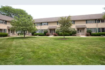 4918 N Shoreland Ave, Whitefish Bay, WI 53217 - Photo 2