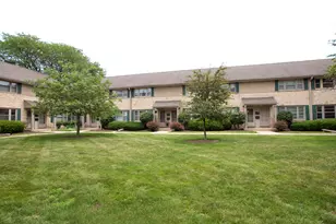 4918 N Shoreland Ave, Whitefish Bay, WI 53217 - Photo 2