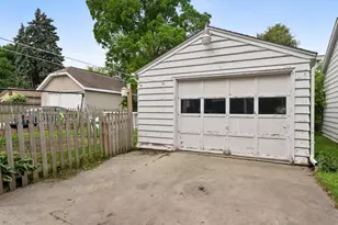 1310 S 14th St, Manitowoc, WI 54220 - Photo 24