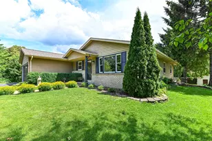 31331 Lake St, Burlington, WI 53105 - Photo 2