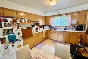 7328 W Honey Creek Dr, Milwaukee, WI 53219 - Photo 10