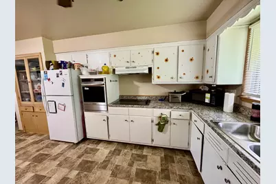 7328 W Honey Creek Dr, Milwaukee, WI 53219 - Photo 18