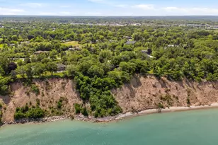 11272 N Lakeview Pl, Mequon, WI 53092 - Photo 8