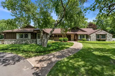 11272 N Lakeview Pl, Mequon, WI 53092 - Photo 4