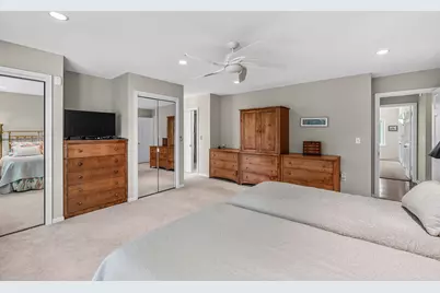 11272 N Lakeview Pl, Mequon, WI 53092 - Photo 26