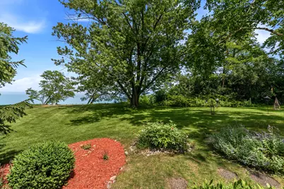 11272 N Lakeview Pl, Mequon, WI 53092 - Photo 38