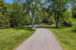 11272 N Lakeview Pl, Mequon, WI 53092 - Photo 44