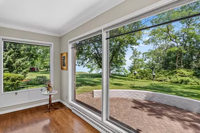 11272 N Lakeview Pl, Mequon, WI 53092 - Photo 12