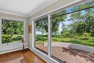 11272 N Lakeview Pl, Mequon, WI 53092 - Photo 12