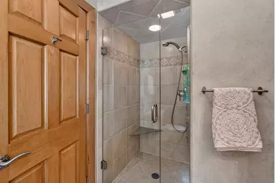 11272 N Lakeview Pl, Mequon, WI 53092 - Photo 32