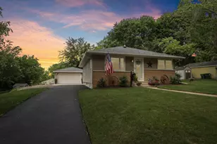 1210 Evergreen Dr, Waukesha, WI 53188 - Photo 28