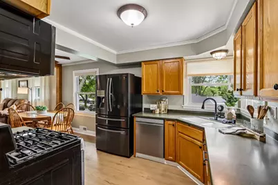 1210  Evergreen Dr, Waukesha, WI 53188 - Photo 10