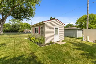 1111  Wisteria Ln, Waukesha, WI 53189 - Photo 24