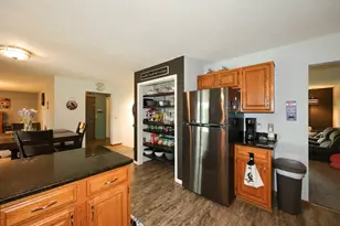 8035 W Bruss Ln, Franklin, WI 53132 - Photo 6