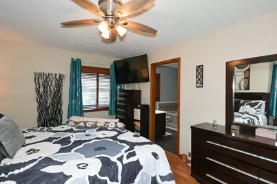 8035 W Bruss Ln, Franklin, WI 53132 - Photo 22