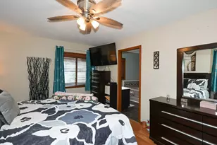 8035 W Bruss Ln, Franklin, WI 53132 - Photo 22