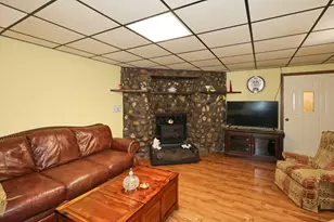 8035 W Bruss Ln, Franklin, WI 53132 - Photo 34