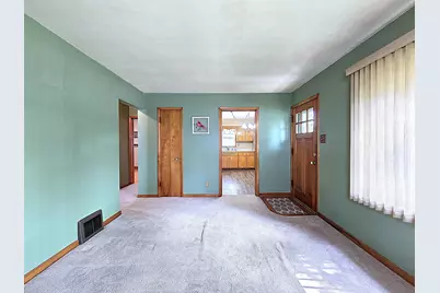 7330 W Potomac Ave, Milwaukee, WI 53216 - Photo 8