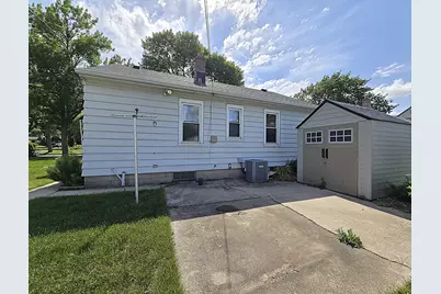 7330 W Potomac Ave, Milwaukee, WI 53216 - Photo 34