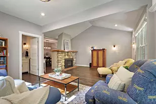 250 Waubun Dr, Fontana, WI 53125 - Photo 10