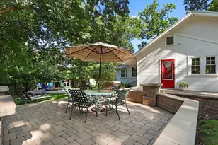 250 Waubun Dr, Fontana, WI 53125 - Photo 8