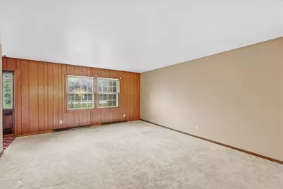 3552  Lusan Dr, Jackson, WI 53012 - Photo 4