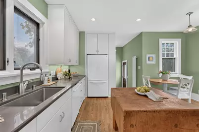 2734 N Farwell Ave, Milwaukee, WI 53211 - Photo 10