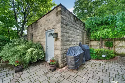 2734 N Farwell Ave, Milwaukee, WI 53211 - Photo 28