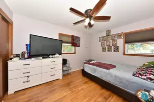 2382 S 93rd St, West Allis, WI 53227 - Photo 8