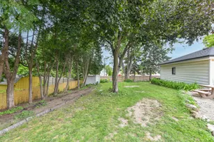 2382 S 93rd St, West Allis, WI 53227 - Photo 18