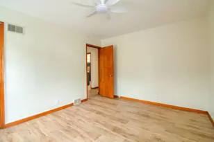 2924 S 46th St, Milwaukee, WI 53219 - Photo 18