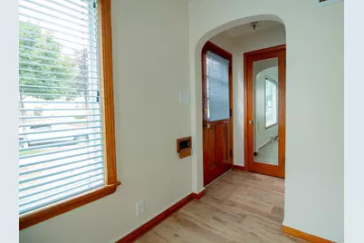 2924 S 46th St, Milwaukee, WI 53219 - Photo 4