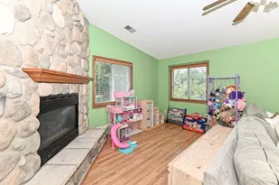 1243 N Sunnyslope Dr, Racine, WI 53406 - Photo 22
