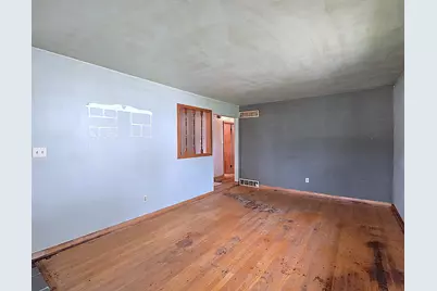 5863 S Hately Ave, Cudahy, WI 53110 - Photo 8