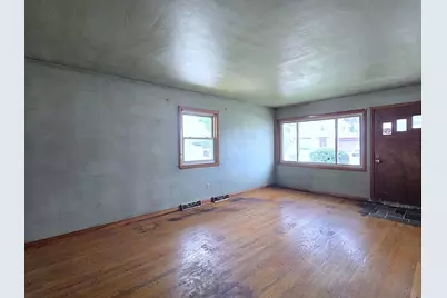 5863 S Hately Ave, Cudahy, WI 53110 - Photo 6