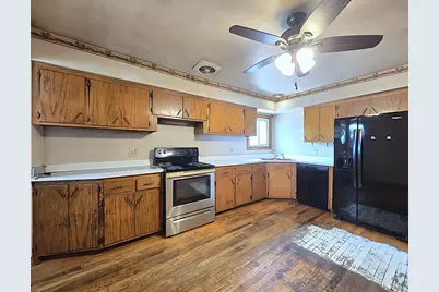 5863 S Hately Ave, Cudahy, WI 53110 - Photo 2