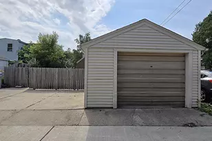 3334 N 92nd St, Milwaukee, WI 53222 - Photo 40