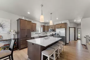 525 Maple Leaf Ct, Manitowoc, WI 54220 - Photo 28