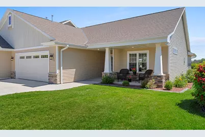 525  Mapleleaf Ct, Manitowoc, WI 54220 - Photo 1