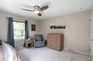 9439 N Broadmoor Rd, Bayside, WI 53217 - Photo 24