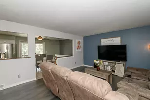 2002 Dixie Dr, Waukesha, WI 53189 - Photo 6