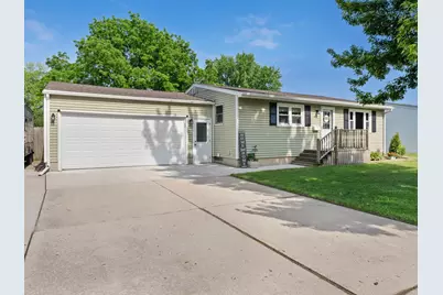 1445  Daisy Dr, Manitowoc, WI 54220 - Photo 1