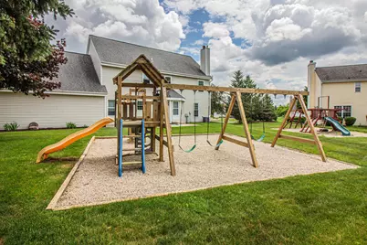 W196N11351  Shadow Wood Dr, Germantown, WI 53022 - Photo 28
