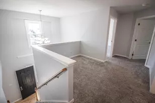 W196N11351 Shadow Wood Dr, Germantown, WI 53022 - Photo 14