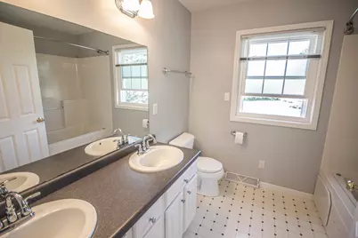 W196N11351  Shadow Wood Dr, Germantown, WI 53022 - Photo 12
