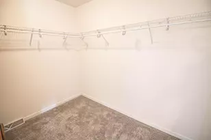W196N11351 Shadow Wood Dr, Germantown, WI 53022 - Photo 38