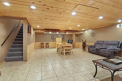 645 W Estate Ct, Elkhorn, WI 53121 - Photo 22