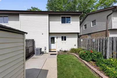 W163N11463  Windsor Ct #1, Germantown, WI 53022 - Photo 2